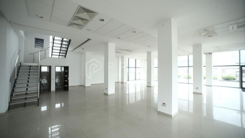🏢 Showroom premium de închiriat – 500 mp utili + depozit + parcare - Poză 1