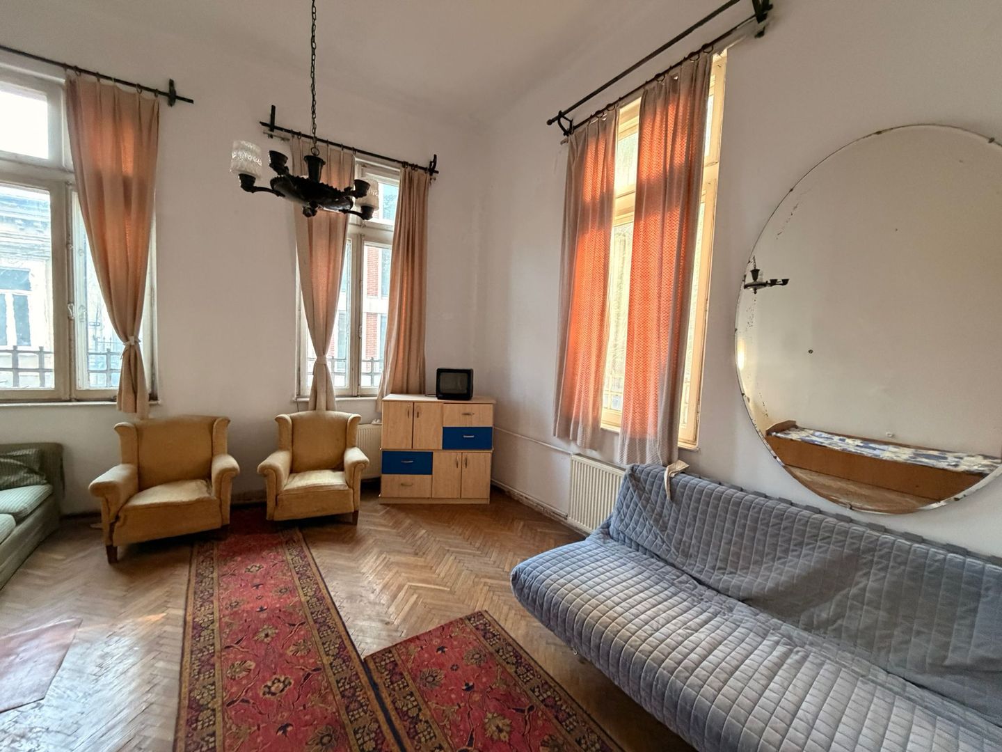 URGENT!, VILA SINGUR CURTE, POZITIE PE COLT, GARAJ, NEGOCIABIL - Poză 1