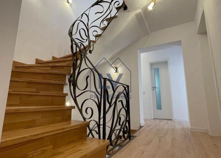 INCHIRIERE APARTAMENT 7 CAMERE | PIATA VICTORIEI - Poză 6