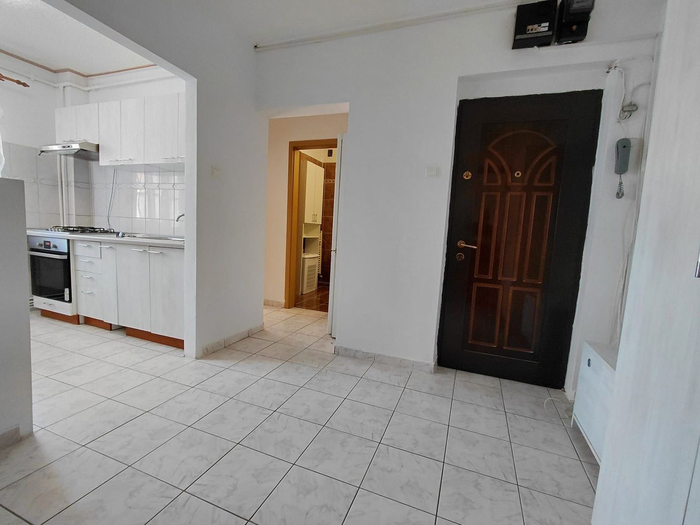 Apartament 2 camere decomandat Strada Intrarea Arieșului - Poză 4