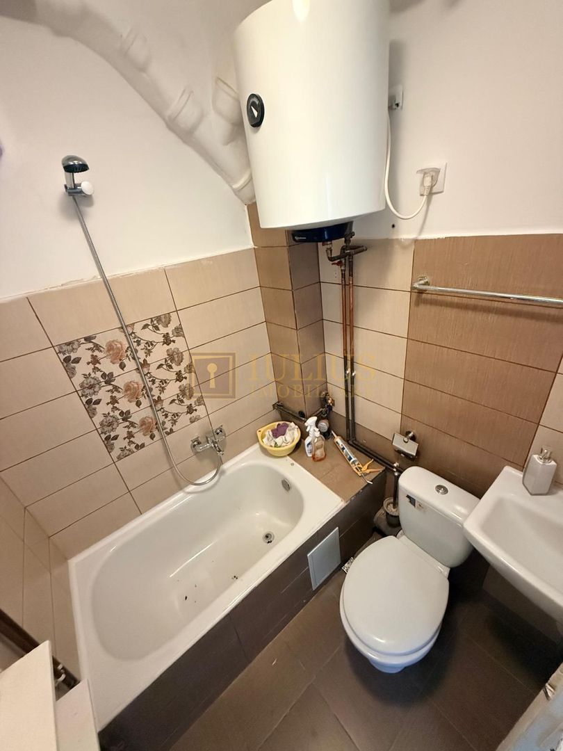 2 camere| vis a vis de Liceul Loga| zona superba, linistita| centrala proprie| - Poză 12