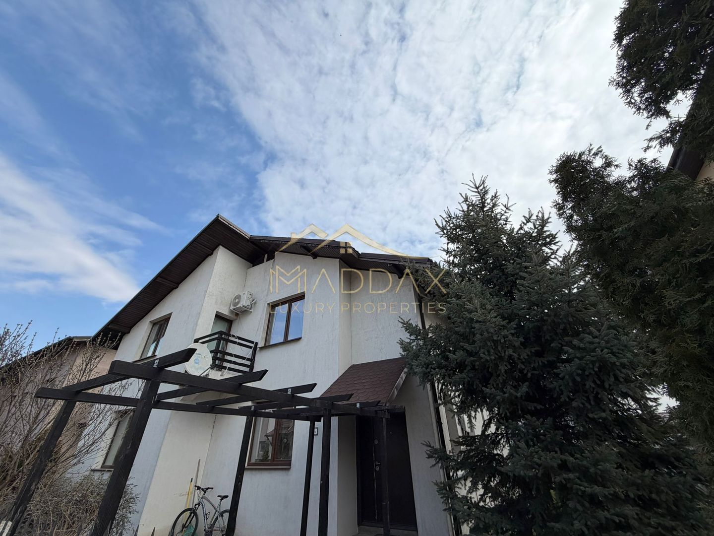 Vila spatioasa cu vedere spre lac Corbeanca - Poză 3