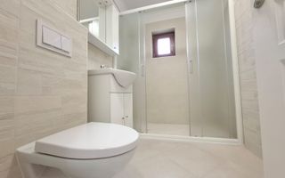 Liber, apartament 2 camere, 53 mp, Nicolina - Belvedere, baie cu geam - Poză 12