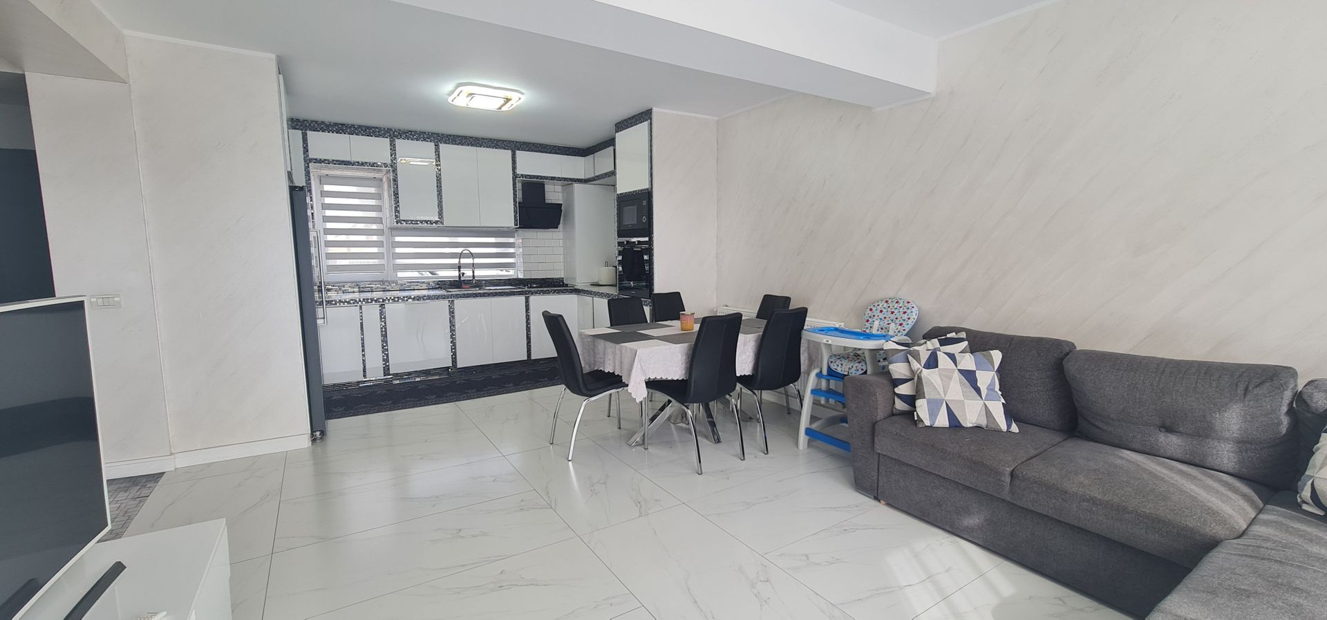 Casa 4 camere complex rezidential intrare Tarlungeni Brasov - Poză 1