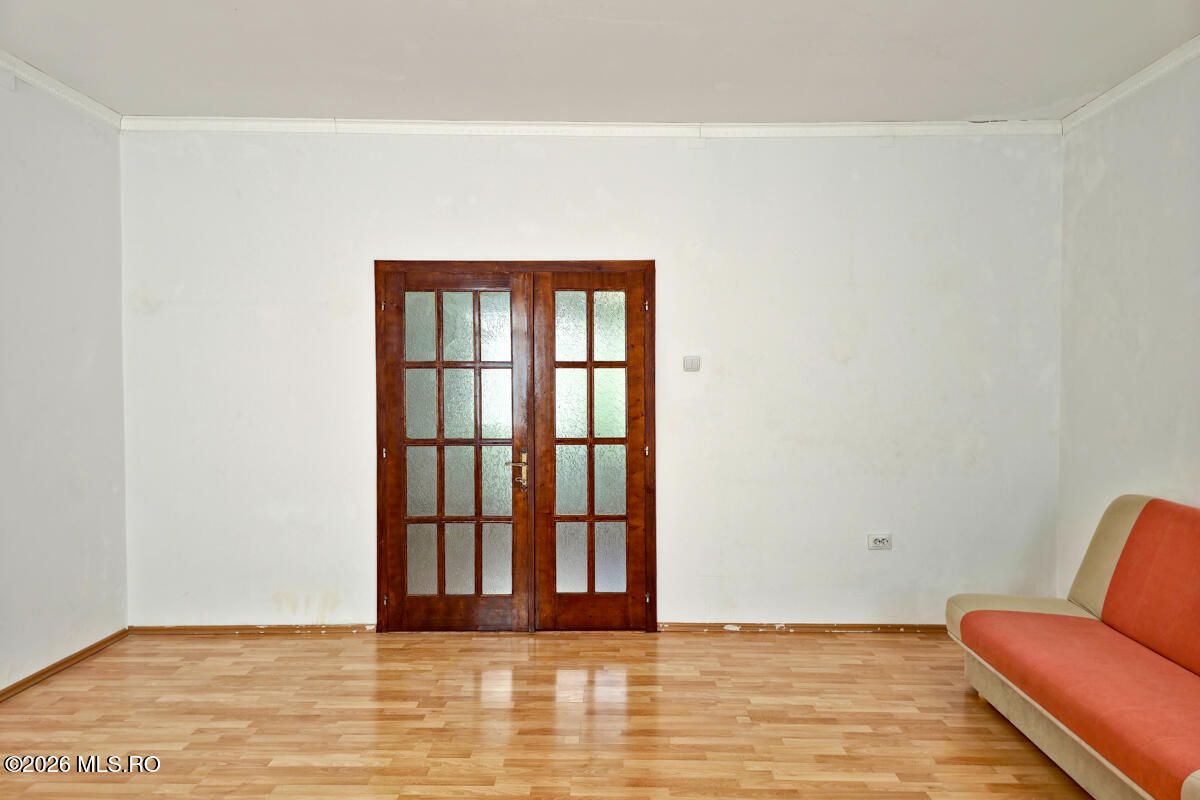 Lunei - Ion Neculce, 2 Apartamente. Mansarda 157 mp. Anexe, Lot 475 mp - Poză 25
