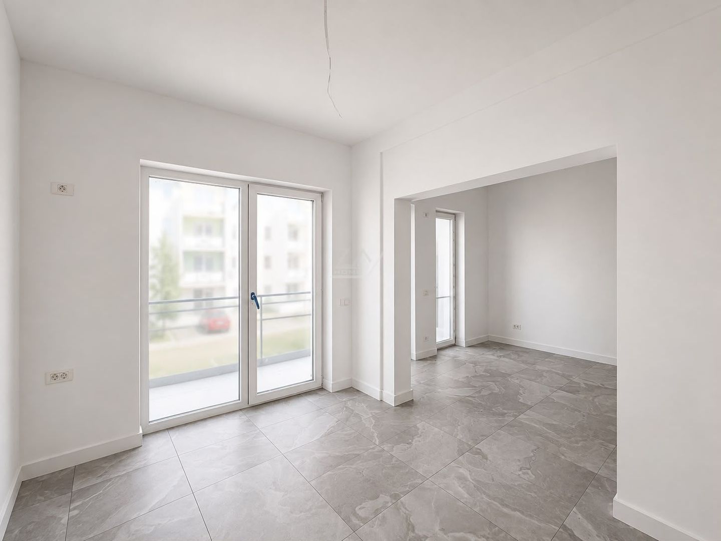 Apartament nou cu 3 camere si 2 bai. Finisaje la alegere. Etaj 1. - Poză 3
