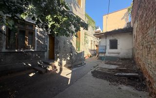 Casa singura in curte zona Mall Vitan - Poză 1