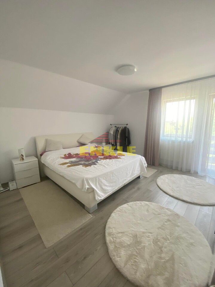 Casa , P+1+teren, 500 mp,situata in Curtesti ,pret 155000 Euro,mobilata si uitilata - Poză 6