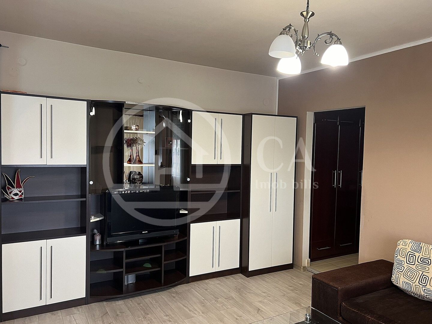 Apartament cu 3 camere de inchiriat in zona Cantermir Oradea - Poză 3