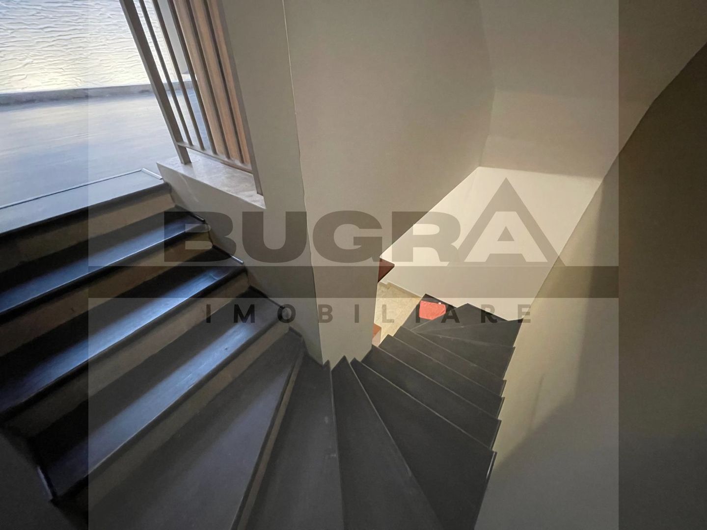 Duplex de 320mp, modern, 120mp, sauna, zona strazii Zaharia Stancu - Poză 14