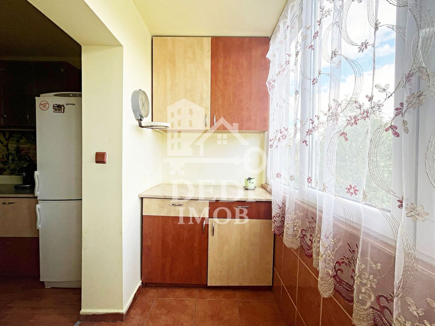Apartament cu 3 camere de inchiriat, zona Rogerius, Oradea - Poză 9