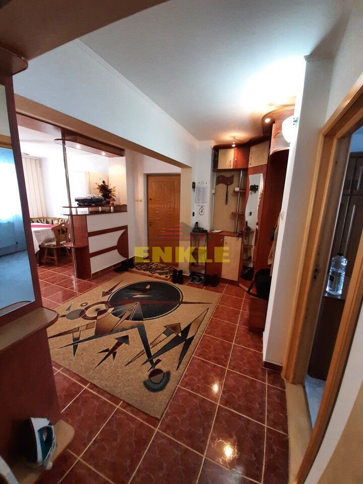 Apartament 3 camere, zona Bd.George Enescu , et.1, mobilat/utilat, pret negociabil ! - Poză 6