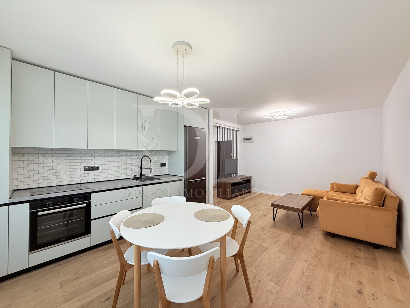 Apartament la cheie / etaj intermediar / Zona Eroilor - Poză 1