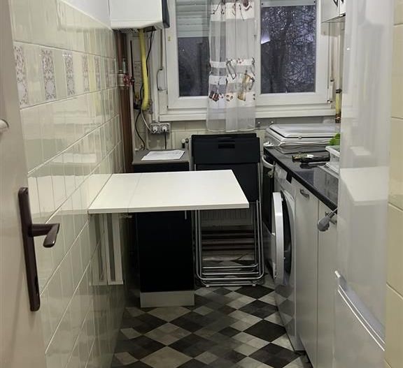 Circumvalatiunii-Dacia, 2 camere, etaj 1, CENTRALA PROPRIE - Poză 3