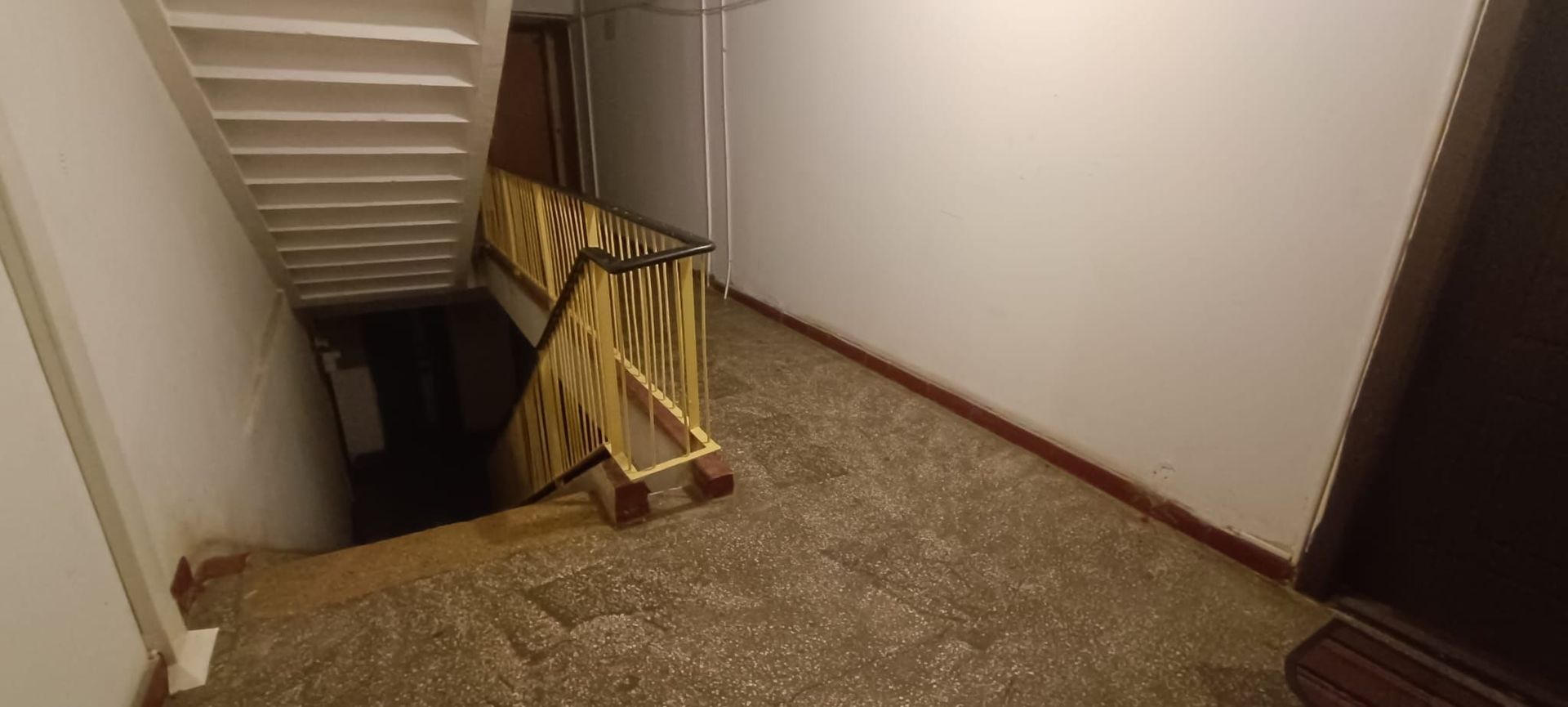 Inchiriez Ap. de 3 camere Decomandat Gorjului - Poză 3