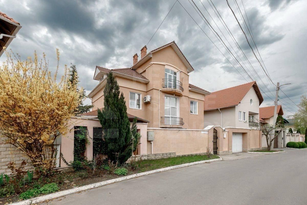 Vânzare, casă, 3 nivele + 6 ari, str. Grenoble, Botanica - Poză 1