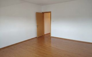 Apartament 3 camere de vânzare | Sibiu, Central | 52 mp - Poză 3