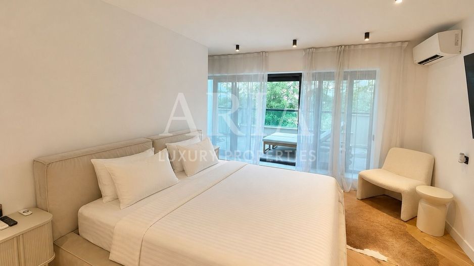 ELEGANT TOWNHOUSE | PRIVATE GARDEN | PANORAMIC TERRACES | - Poză 15