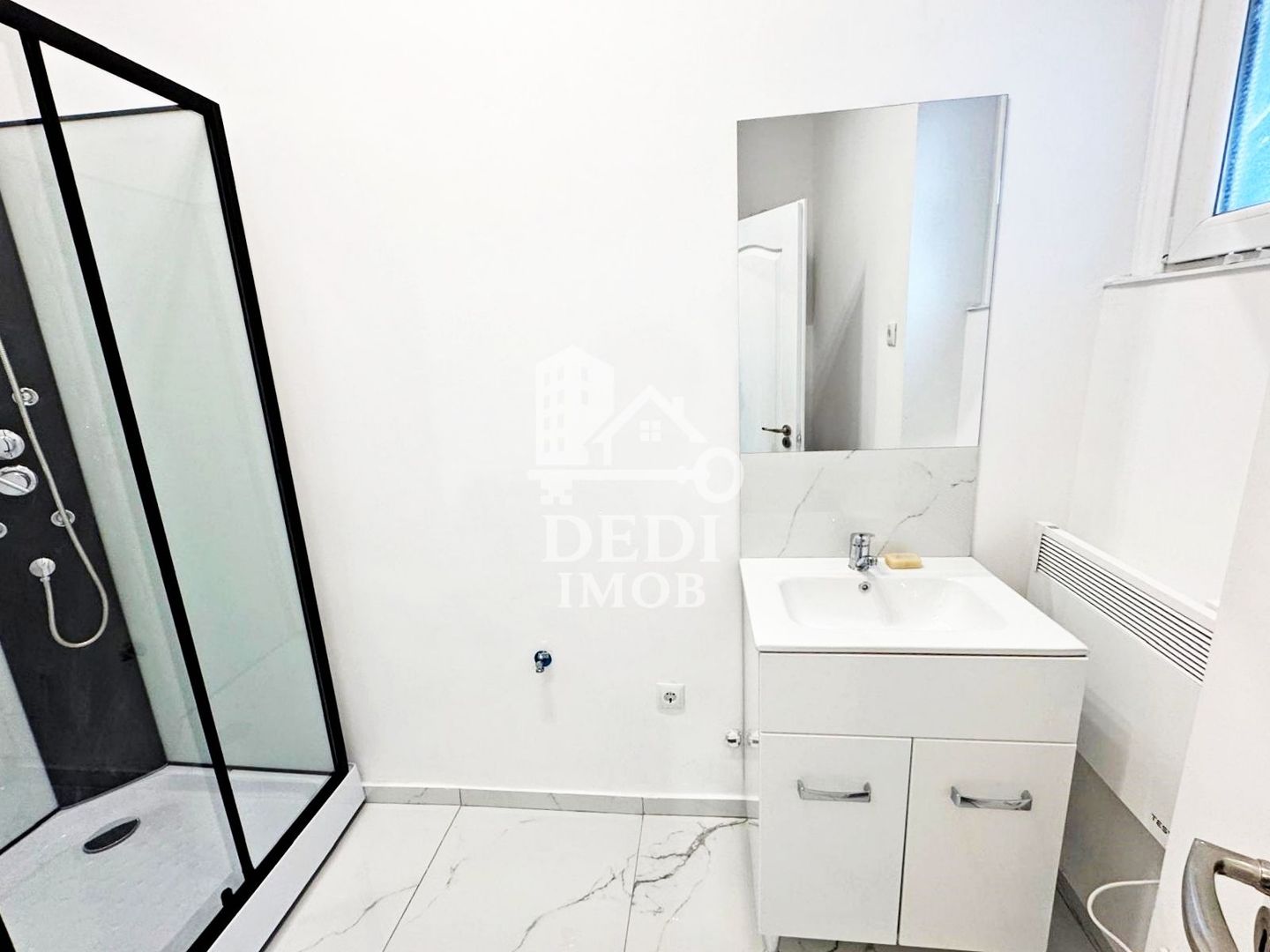 Apartament cu 1 camera de vanzare zona Centrala, Oradea - Poză 9