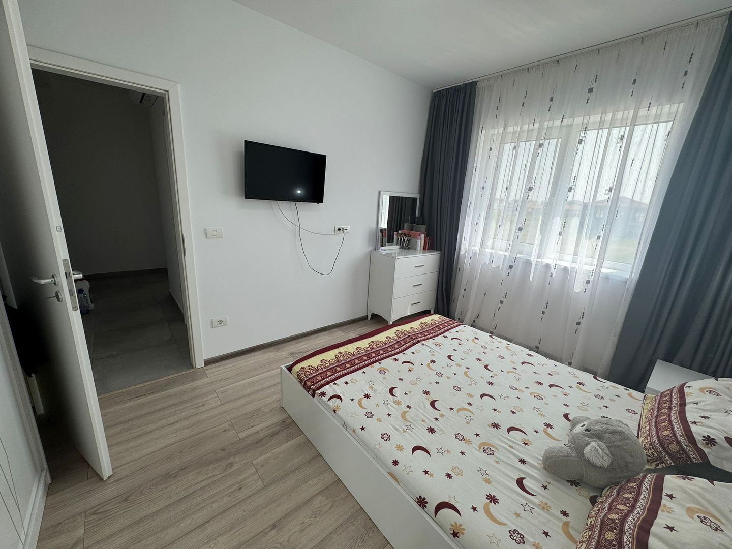 Giroc | 2 Camere | Etaj 1 | Mobilat si Utilat | Curte comuna | - Poză 9