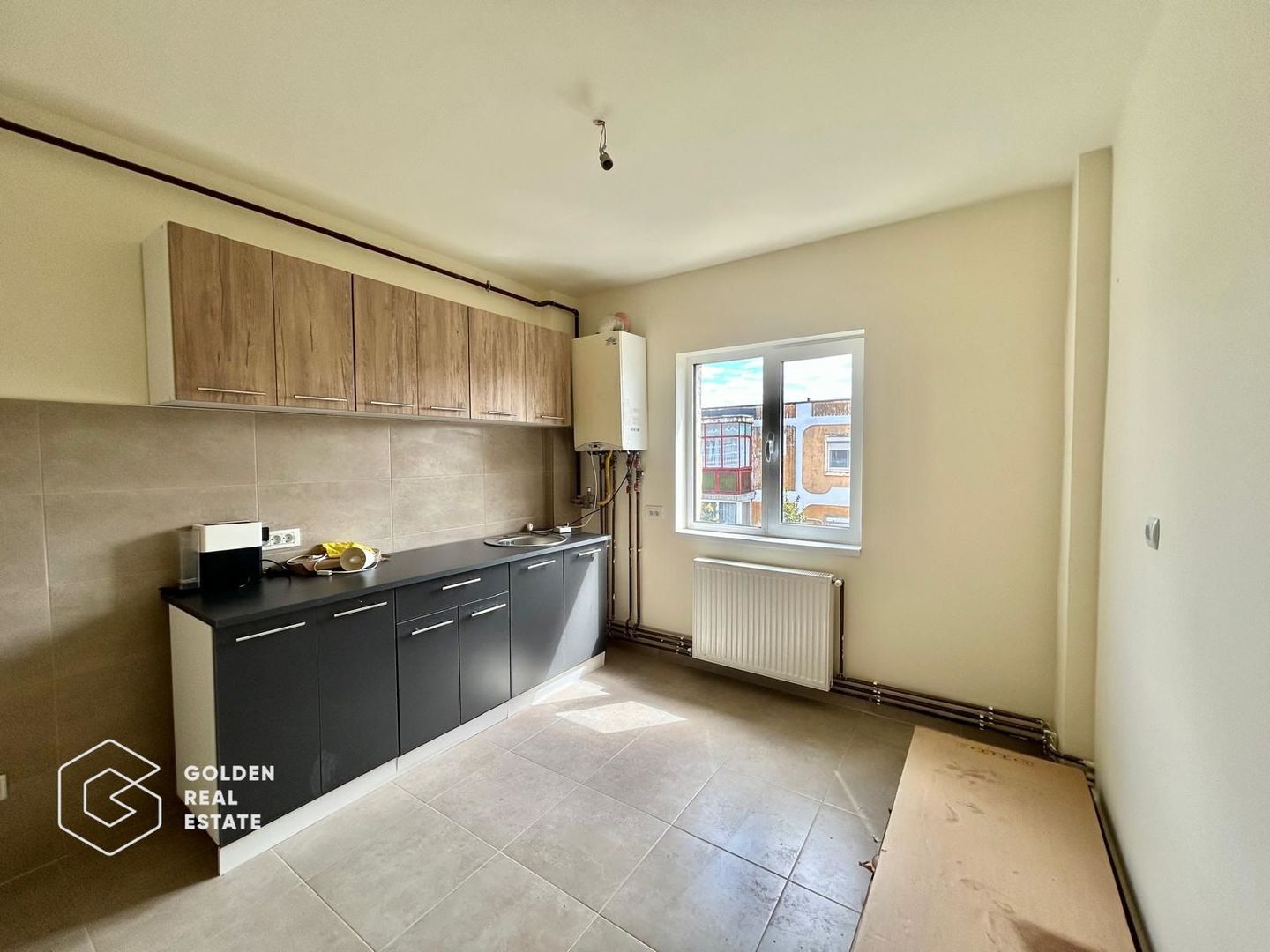 Apartament 3 camere, decomandat, zona Micalaca - Poză 3