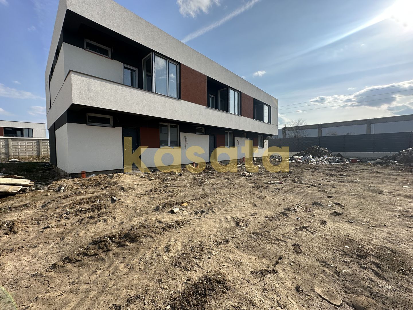 Casă Triplex 🏡 | Bragadiru 📍 | 2 locuri parcare | Zonă liniștită 🌳 - Poză 1