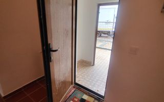 Casa mica, tip studio, centrala si curte proprie, 700 m distanta metrou Iancului - Poză 8