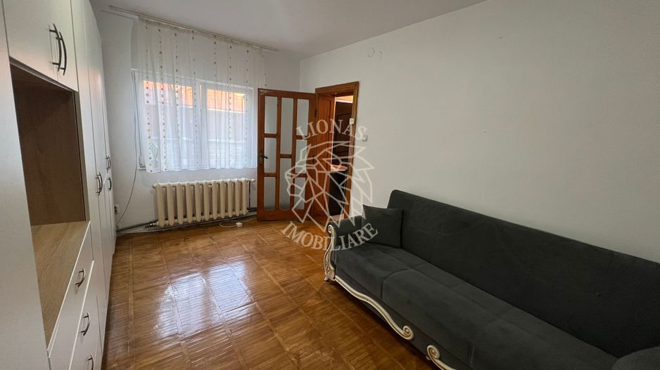 Garsoniera 21 mp-curte comuna-parter-Zona Spalatoria Mara - Poză 1