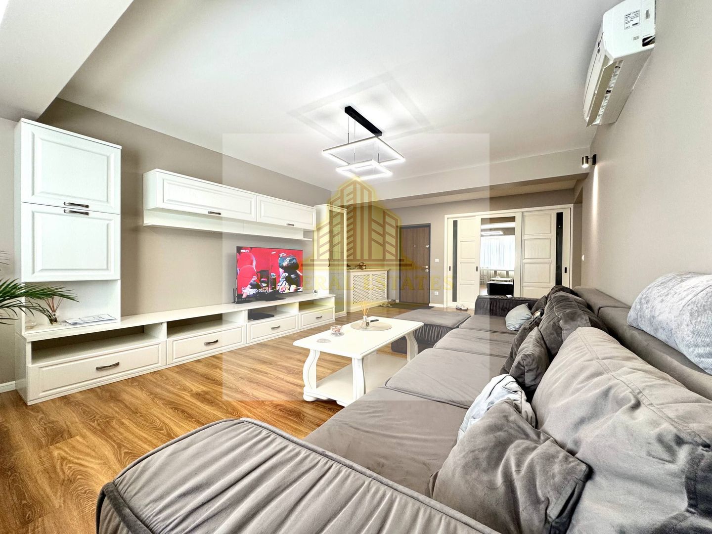 Vânzare apartament cu 3 camere - 130 m.p - în Zona CUG, Iași. - Poză 2