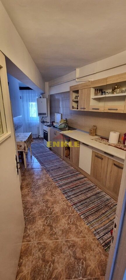 De vânzare apartament cu 4 camere decomandat, zona Bucovina - Poză 1