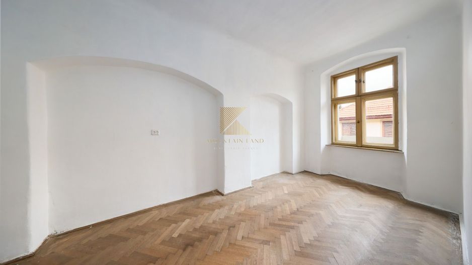 Locație rară în Brașov: ideal pentru regim hotelier sau business - Poză 17