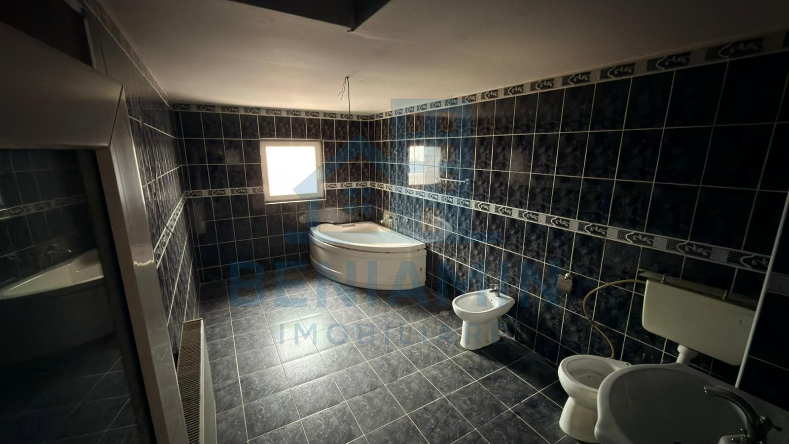 Vila P+2 Alexandru Cel Bun cu doua etaje si curte proprie - Poză 11