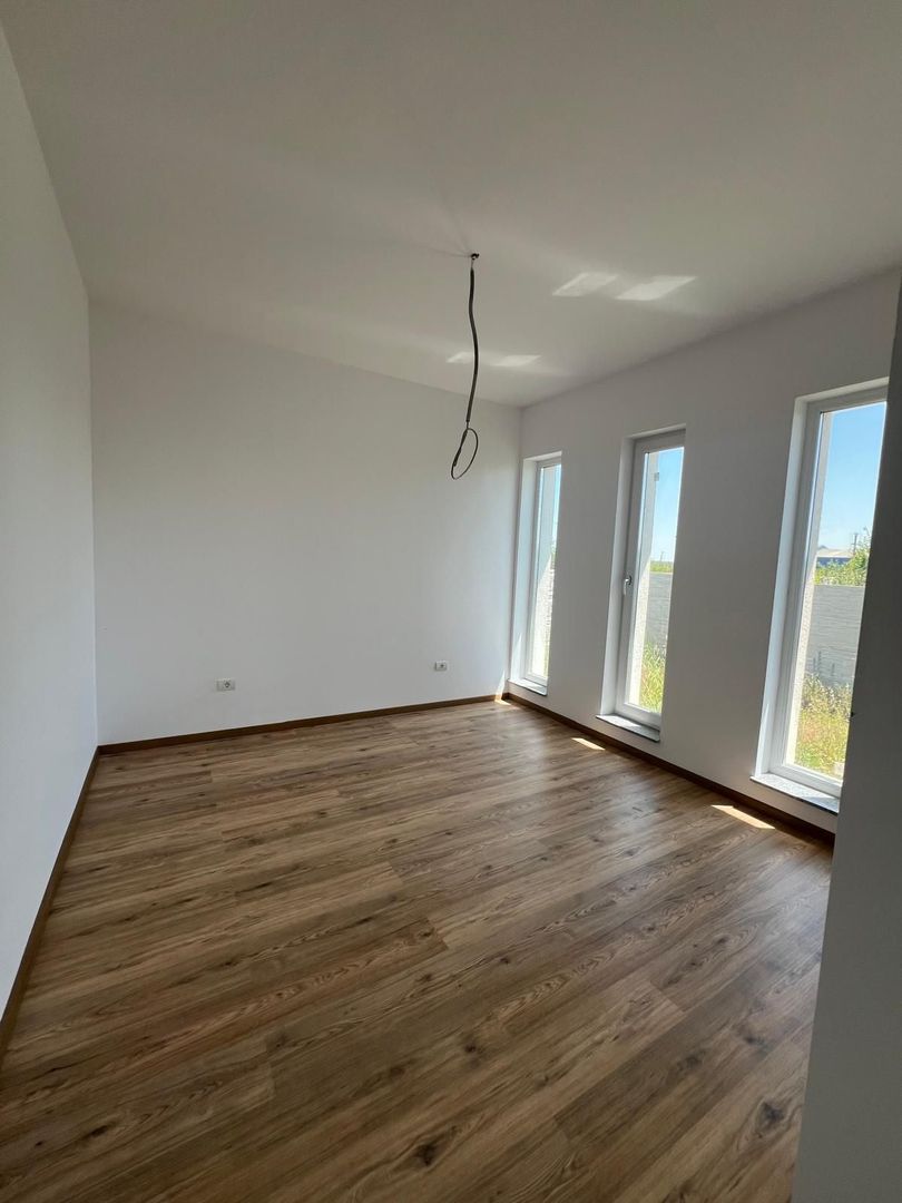 Casa parter Tunari 5 camere curte 500m2, UTILITATI, zona buna - Poză 7