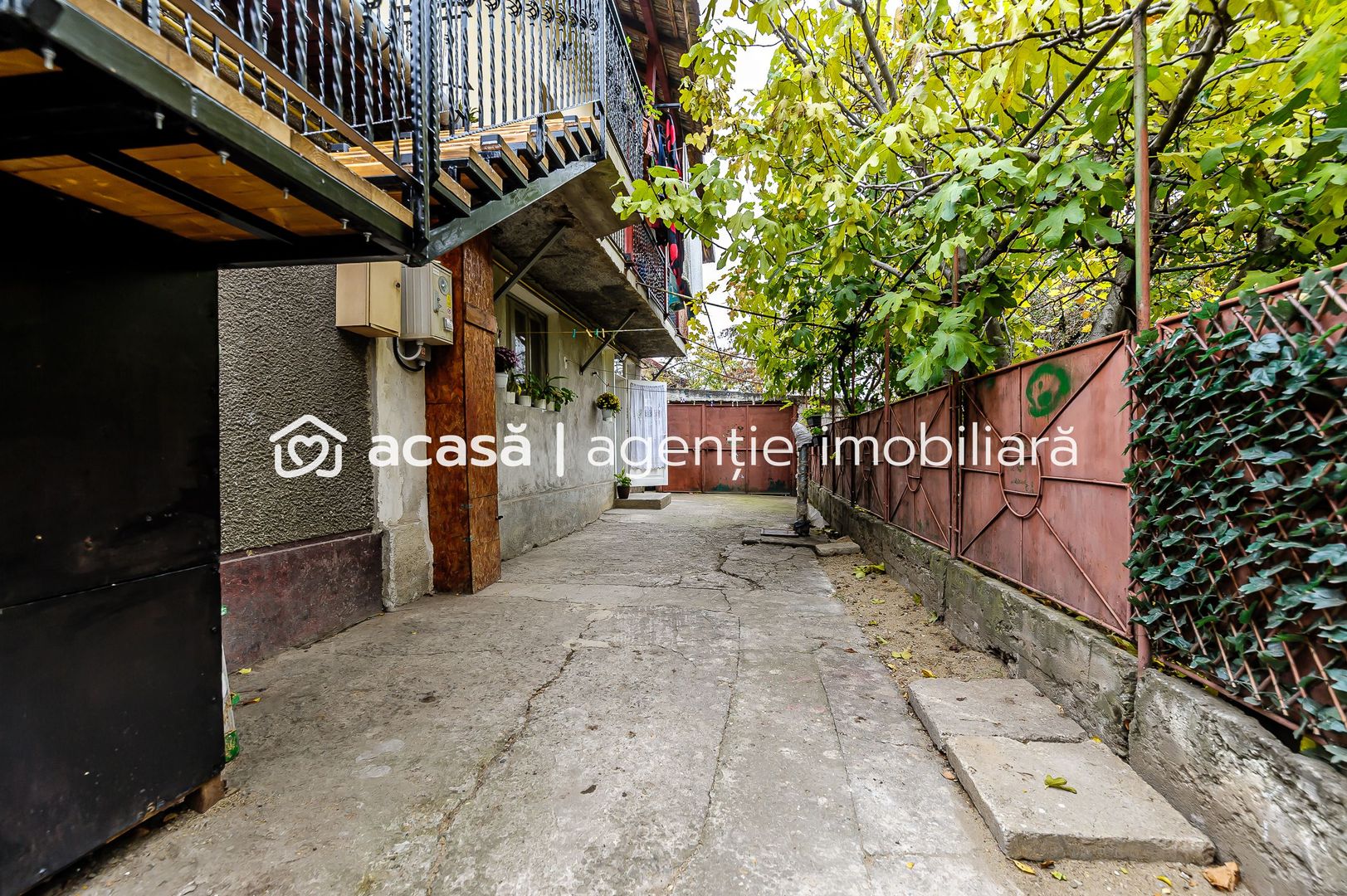 Locuință pentru familie mare apartament la casă, cu teren, Bujac. - Poză 8