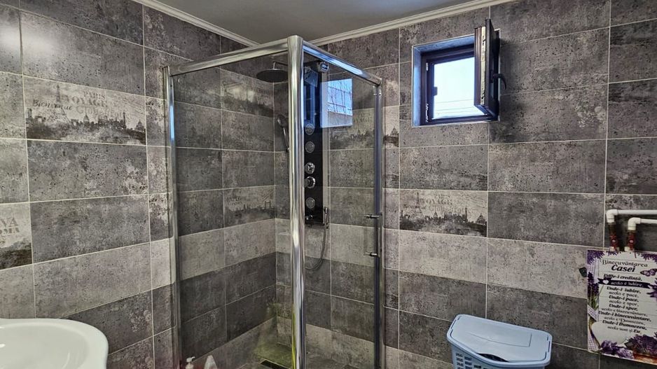 Casă / Vilă cu 5 camere de vânzare în Craiova - Poză 14