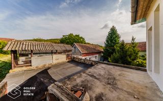 Vila superba, P+E,  Cuvin, 9 camere, 200 mp si teren 1300 mp plus anexa 3 camere - Poză 37