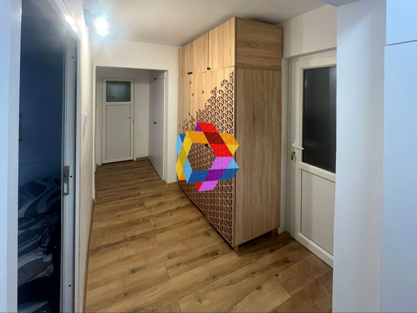 Apartament cu patru camere, zona Scriitorilor 79mp - Poză 3