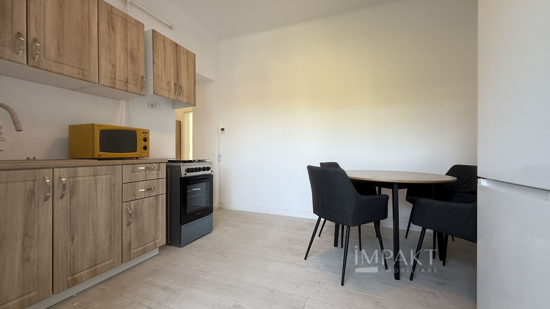 Apartament cu 3 camere separate langa Catedrala  Ortodoxa in centru - Poză 1