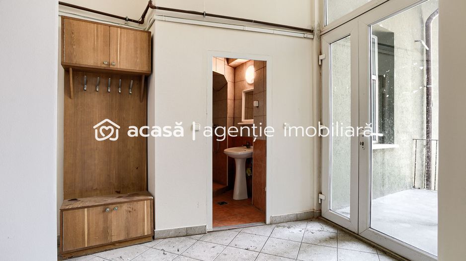 Birou la etajul 1 în zonă ultracentrală - Poză 8