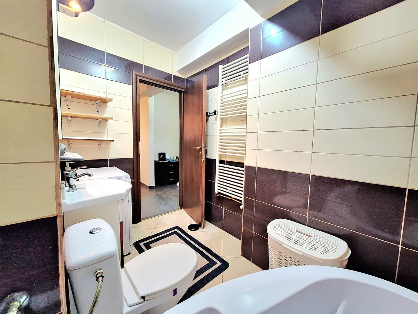 Apartament cu 2 camere de vânzare în zona Aparatorii Patriei - Poză 4