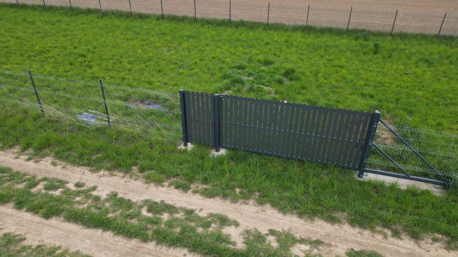 Teren intravilan 710 M²  împrejmuit com. Reci Covasna - Poză 7