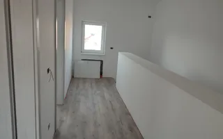 Sacalaz, 1/2 Duplex P+M 4 Camere,2 Bai,Terasa Acoperita - Poză 11