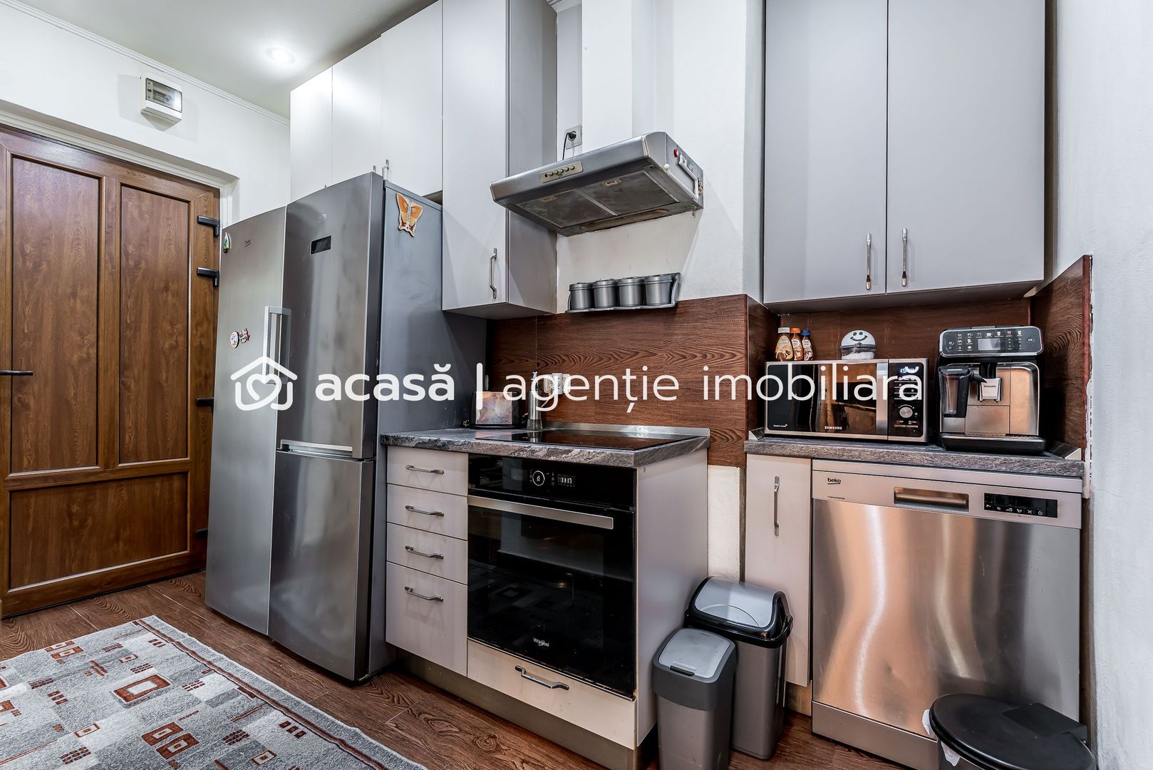 Apartament în centru cu acces auto și garaj propriu - Poză 3