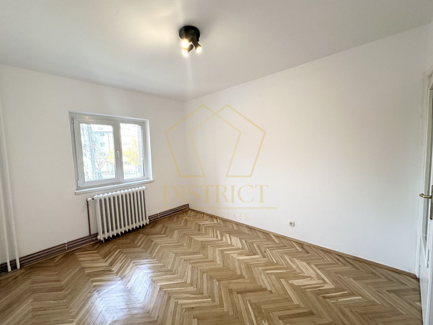 Apartament cu 3 camere, 2 boxe si garaj | Etaj 1 | Zona Fabric - Poză 5