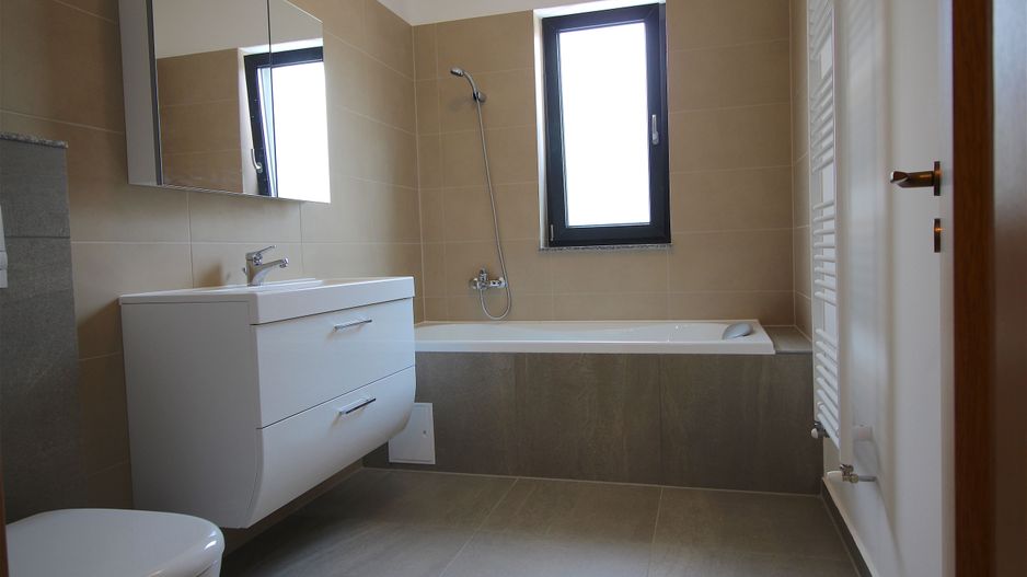 Apartament cu 3 camere de închiriat la intrare in Dumbravita - Poză 9