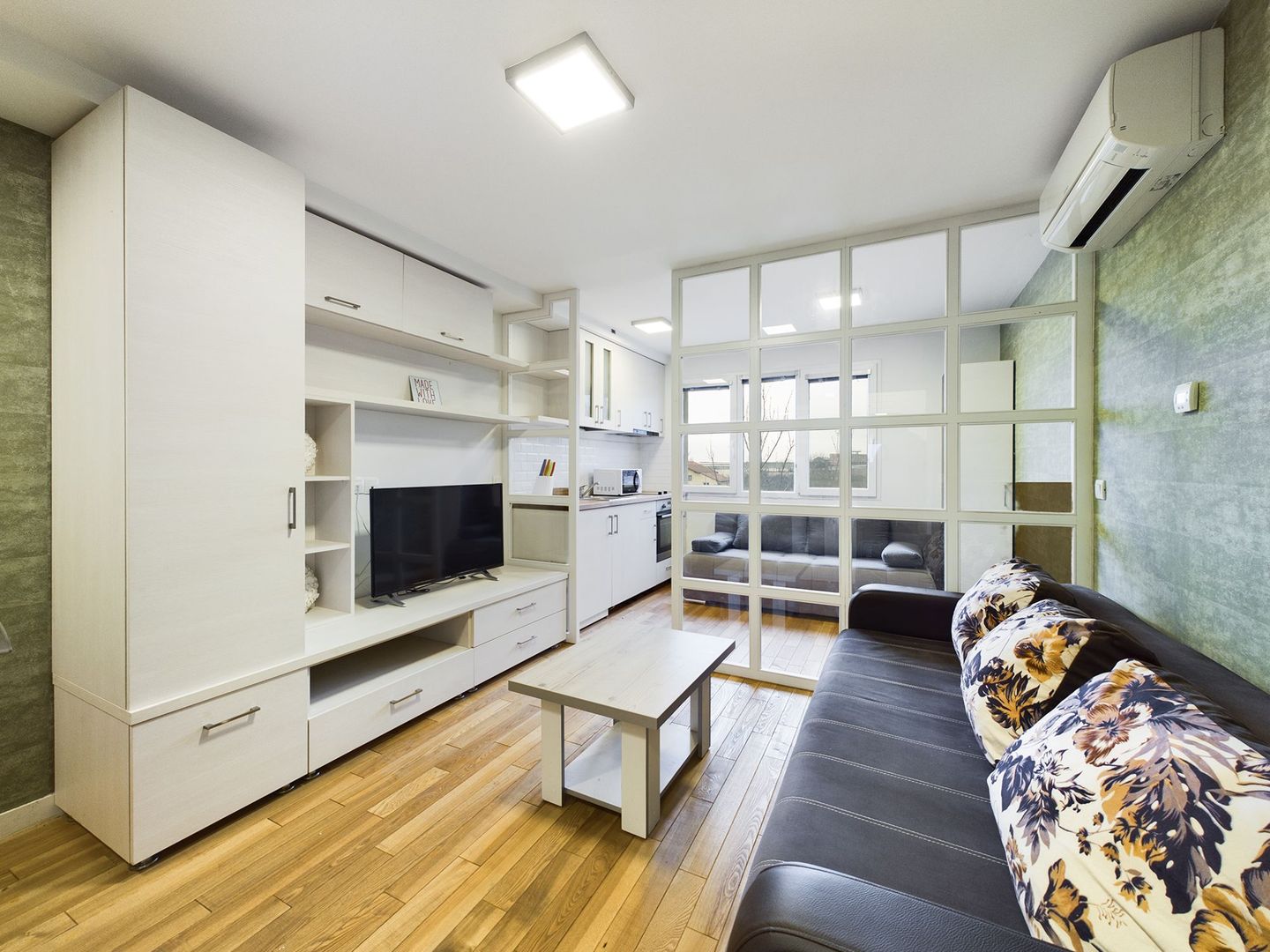 Garsonieră confort 1 în zona Sânnicolau Mic - Poză 1