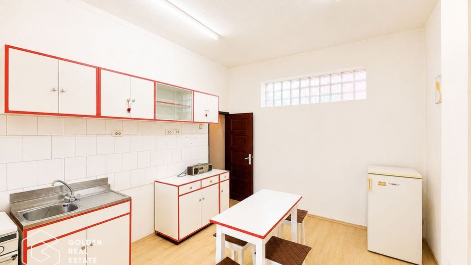 Casa cu teren 688 mp, 2 corpuri de cladire, Parneava - Poză 2
