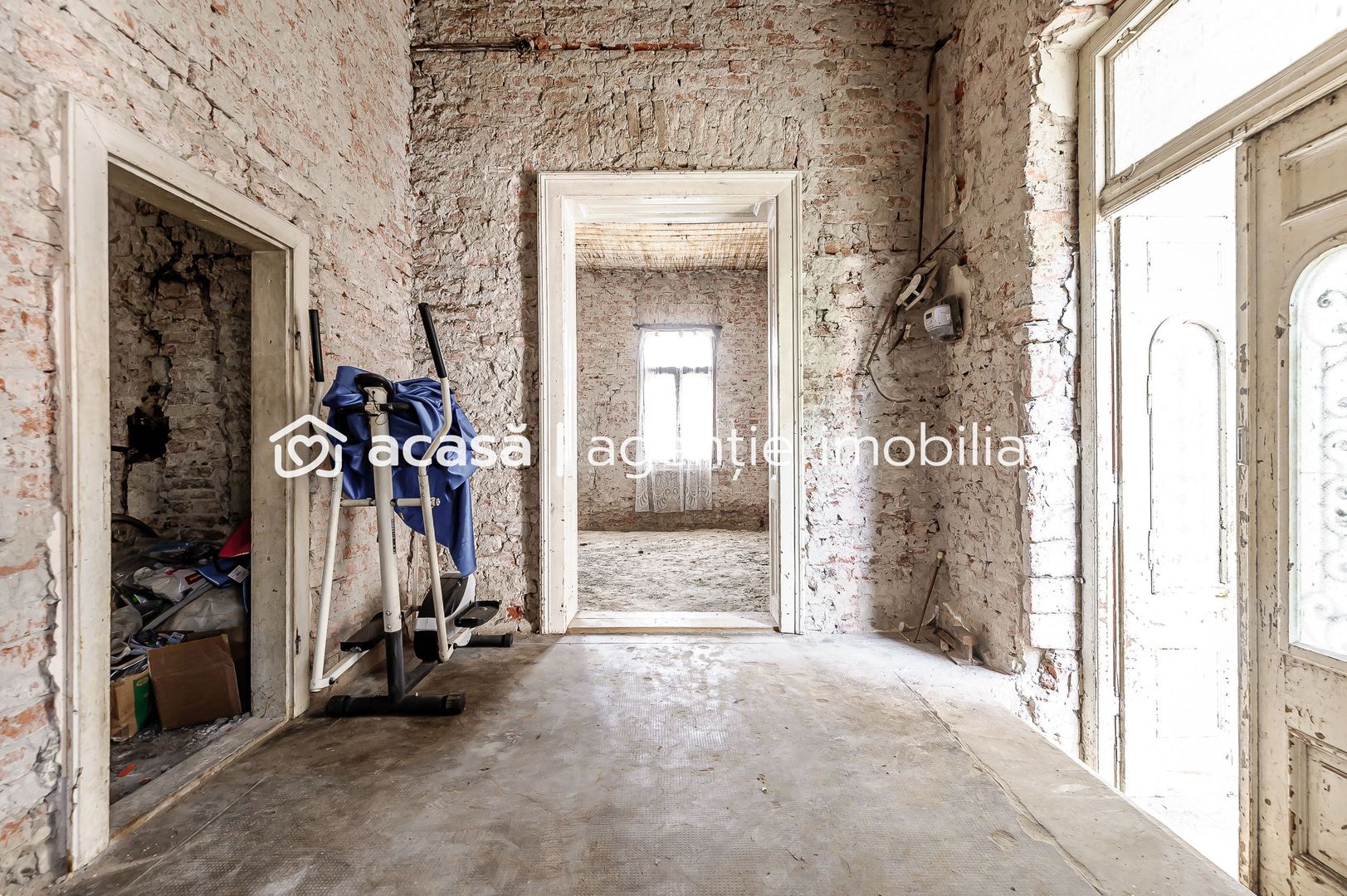 Proprietate Rezervata Casă boierească cu teren generos in Lipova - Poză 6