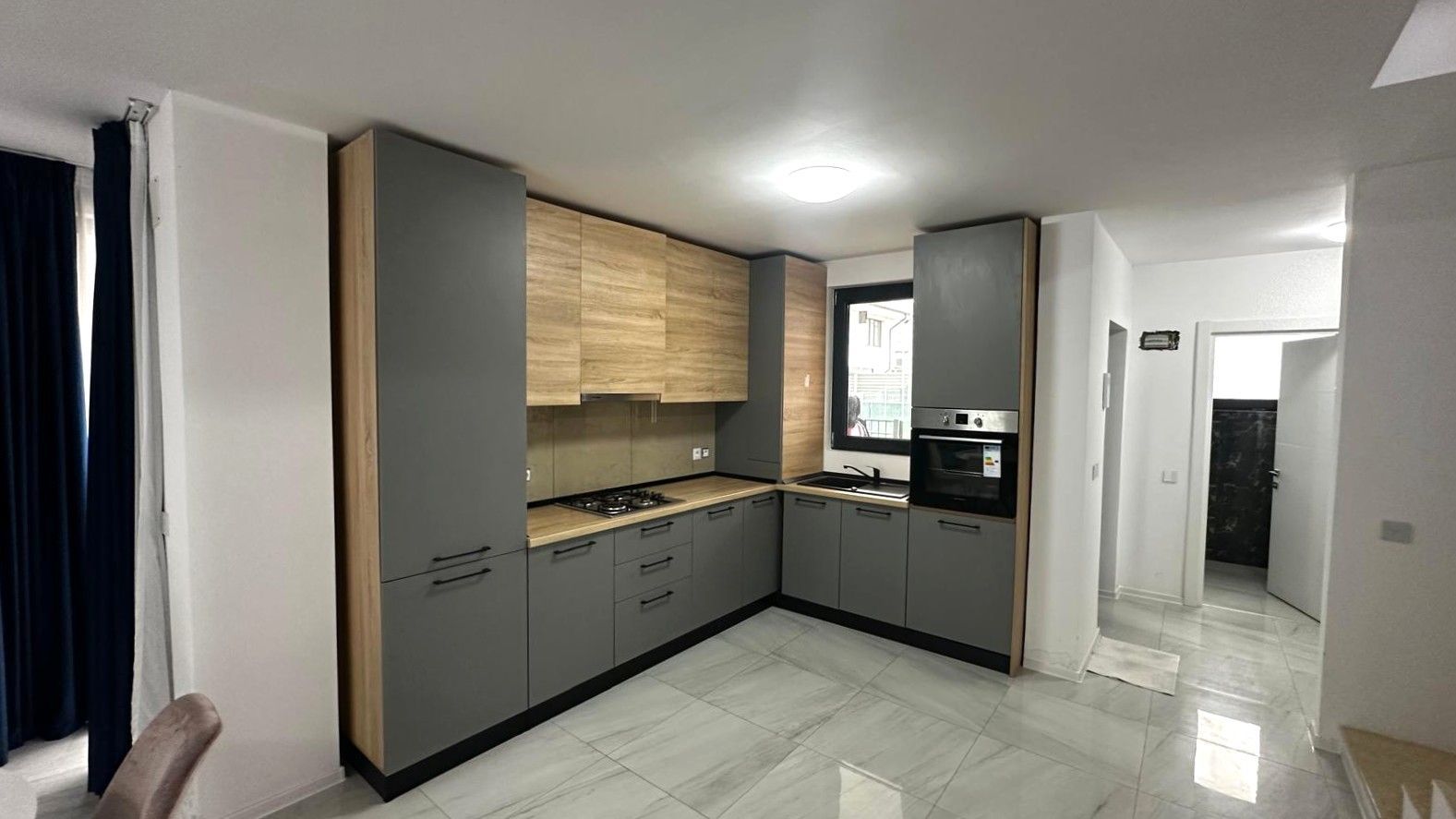 Vilă 5 Camere 160mp Curte 50mp Otopeni-Aeroport Henri Coandă - Poză 6