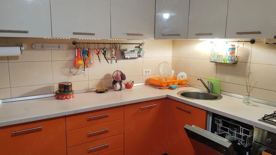 Apartament 3 camere bloc nou, 2 bai, parcare, centrala, 10 min metrou - Poză 3